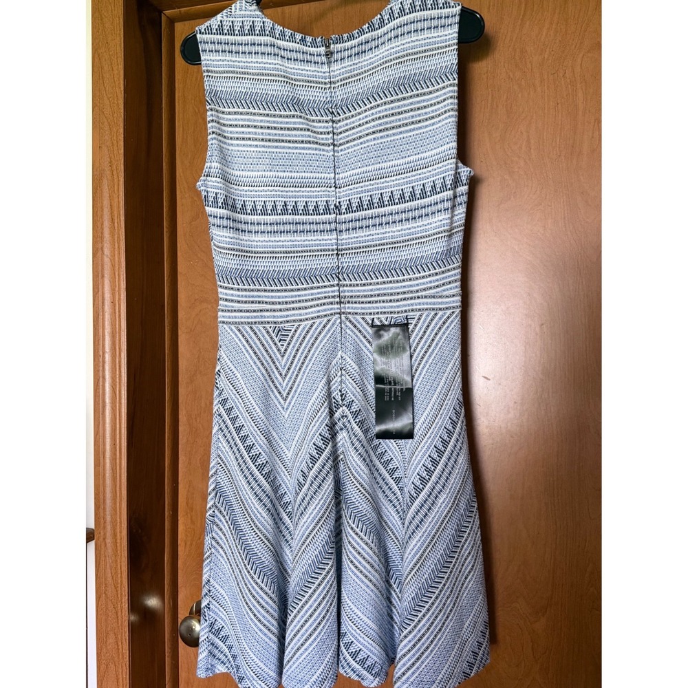 BCBGMAXAZRIA Jasmine Blue White Geometric Knit Fit & Flare Mini Dress Medium NWT - Picture 2 of 10